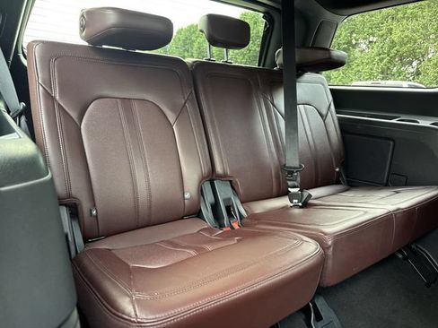 Used 2024 Ford Expedition Limited AWD/4WD image 28