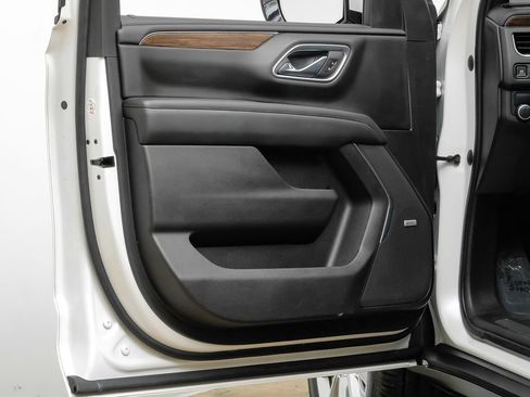 Used 2021 Chevrolet Tahoe High Country w/ Premium Package RWD image 37
