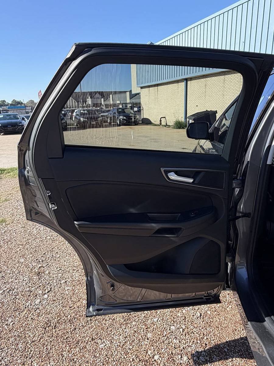 Used 2023 Ford Edge SE w/ Black Appearance Package AWD/4WD image 20
