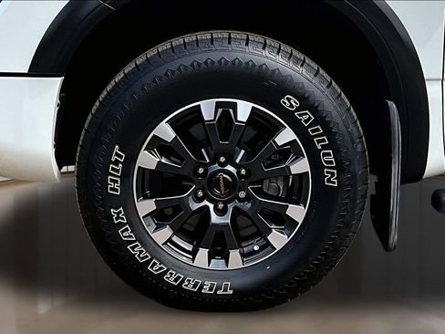 Used 2021 Nissan Titan PRO-4X w/ Pro-4x Convenience Package AWD/4WD image 35