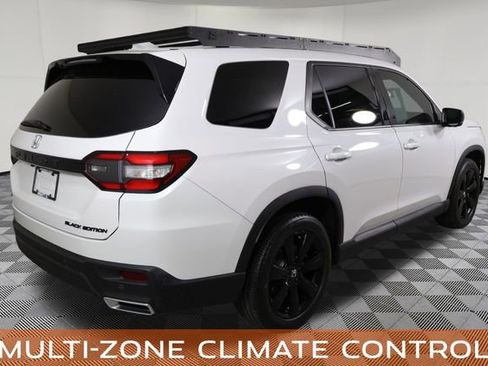 Used 2025 Honda Pilot Black Edition image 5