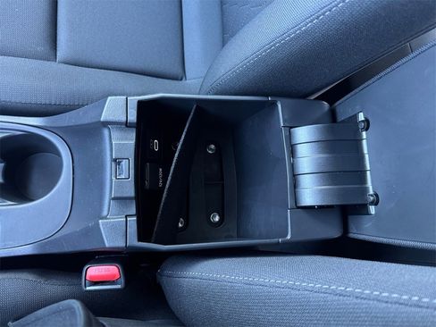 Used 2025 Toyota Corolla LE image 30