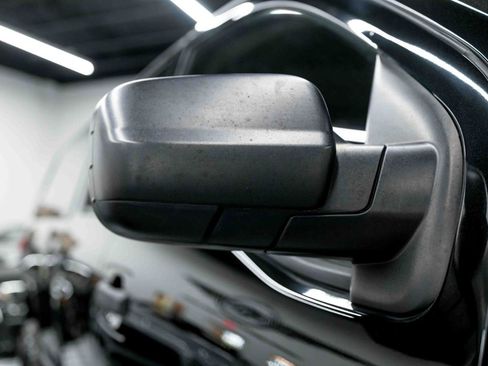 Used 2017 Nissan Titan S image 20