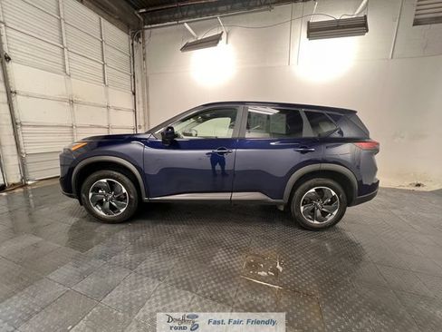 Used 2025 Nissan Rogue SV AWD/4WD image 4