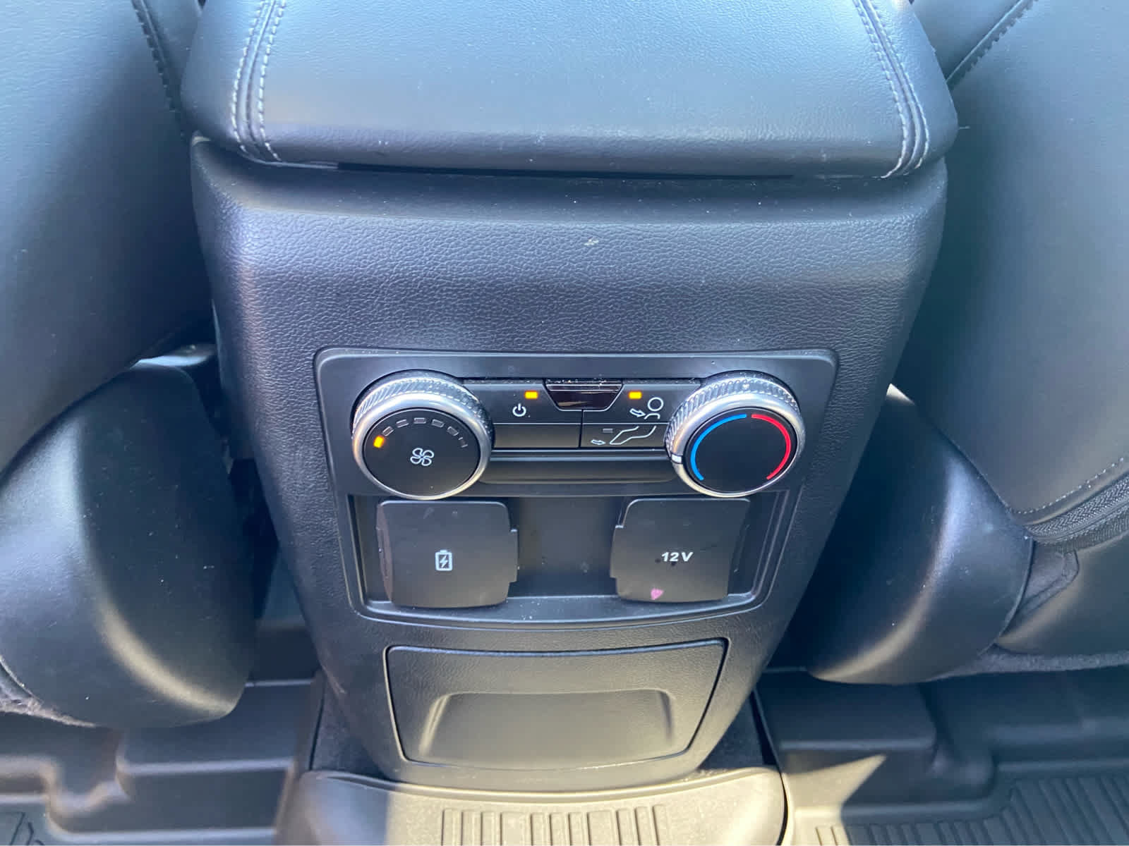 Used 2024 Ford Explorer XLT w/ Equipment Group 202A AWD/4WD image 20