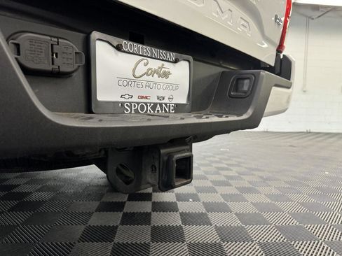 Used 2017 Toyota Tacoma TRD Sport image 10