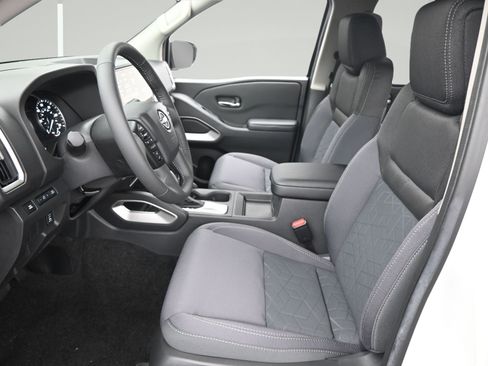 Certified 2025 Nissan Frontier SV w/ SV Convenience Package RWD image 8