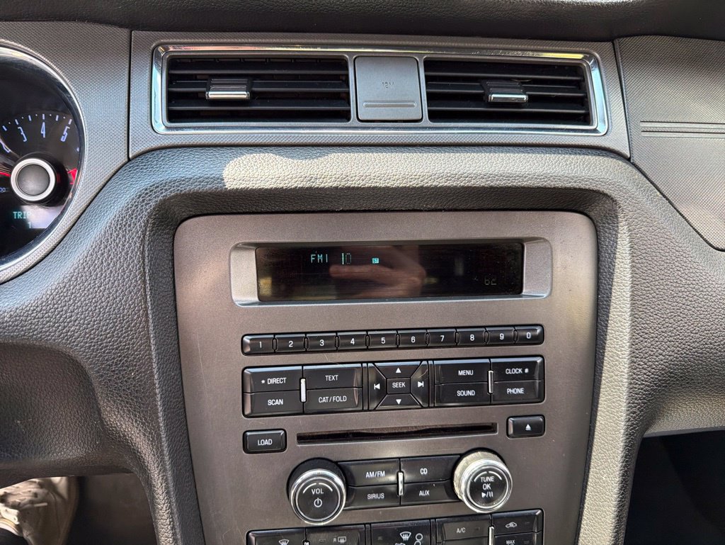 Used 2014 Ford Mustang Convertible RWD image 26