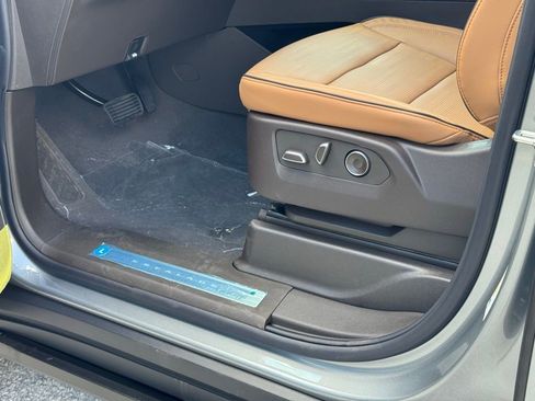 New 2026 Cadillac Escalade ESV Luxury w/ Touring Package image 19