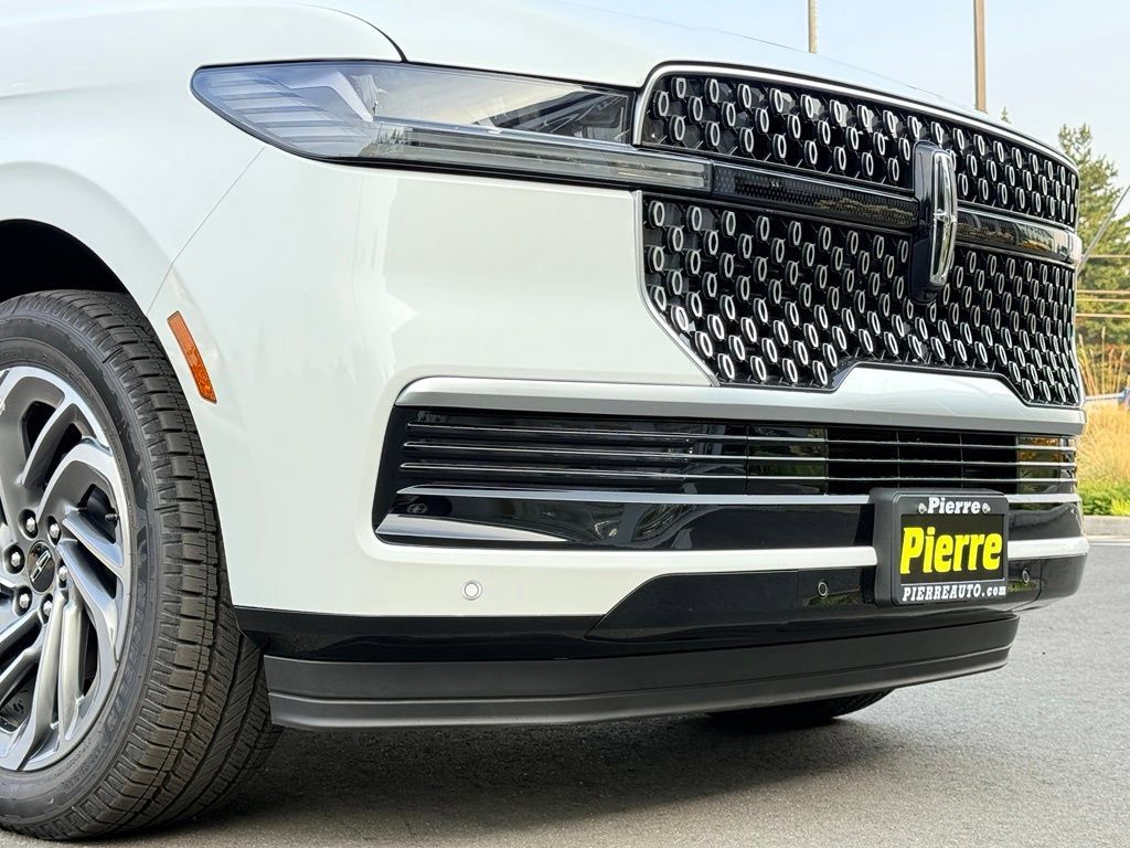 New 2027 Lincoln Navigator Premiere AWD/4WD image 34