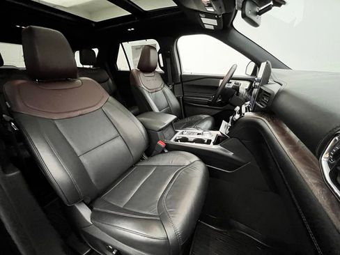 Used 2023 Ford Explorer Platinum w/ Technology Package image 35