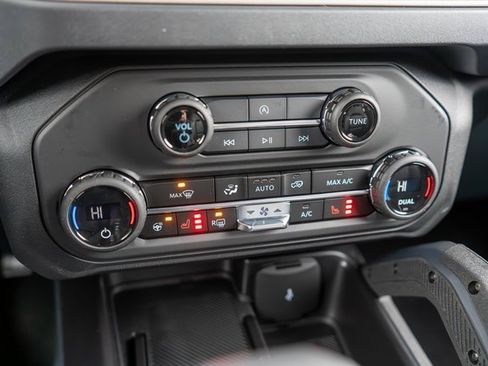 New 2025 Ford Bronco Outer Banks w/ Sasquatch Package image 20