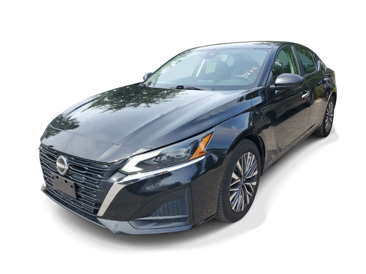 Used 2024 Nissan Altima 2.5 SV FWD image 2