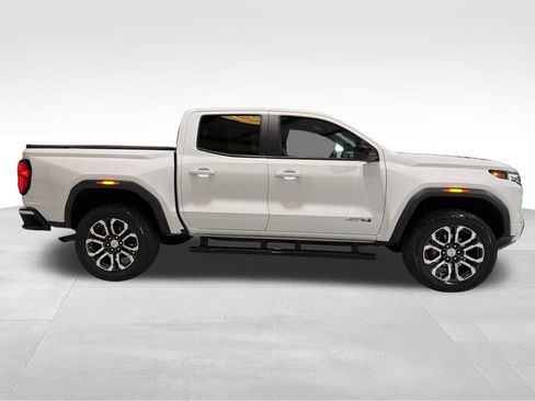 Used 2023 GMC Canyon AT4 w/ AT4 Premium Package image 5