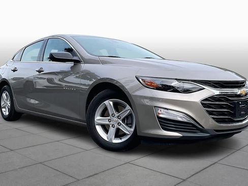 Used 2022 Chevrolet Malibu LS image 2