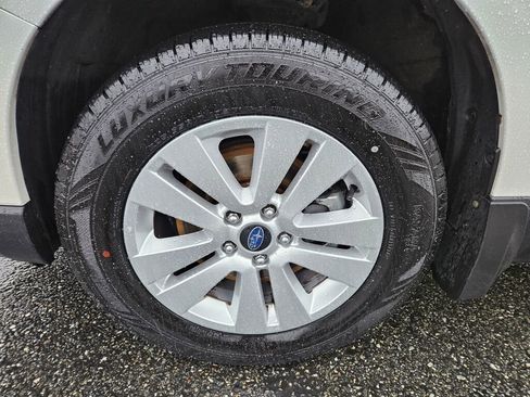 Used 2017 Subaru Outback 2.5i Premium image 8