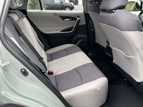 Used 2020 Toyota RAV4 XLE w/ Convenience Package image 7