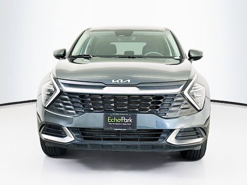 Used 2025 Kia Sportage LX image 2