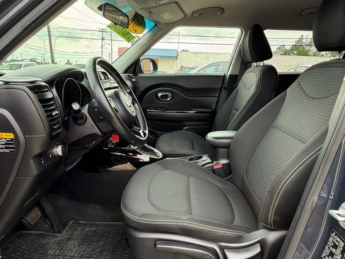 Used 2014 Kia Soul + w/ Audio Package FWD image 9