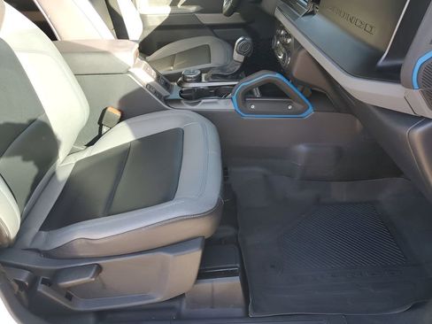 Used 2022 Ford Bronco Black Diamond image 16