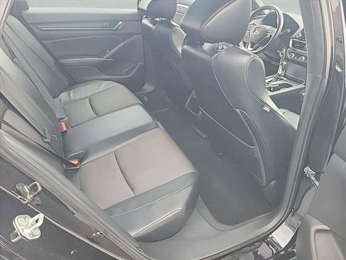 Used 2018 Honda Accord Sport image 14