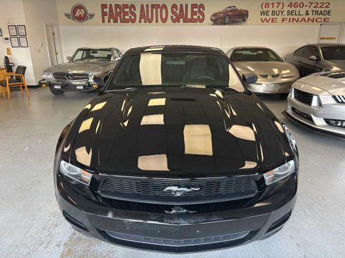 Used 2010 Ford Mustang Coupe RWD image 1
