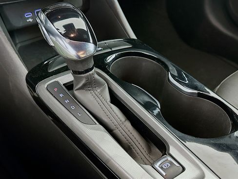 Used 2025 Buick Envista Sport Touring image 24