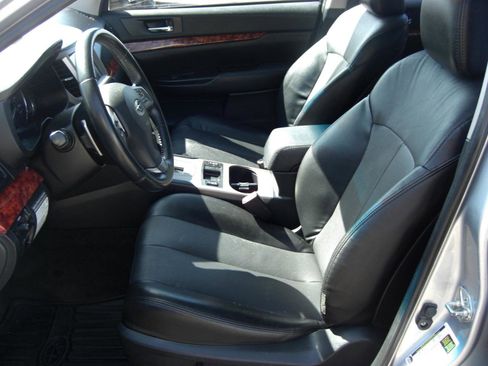 Used 2012 Subaru Legacy 2.5i Limited image 21