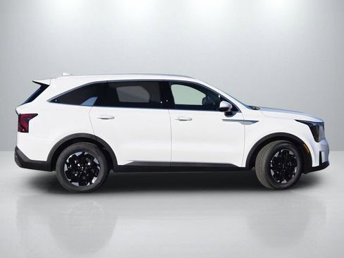 New 2026 Kia Sorento S image 4