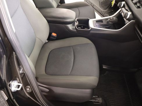Used 2022 Toyota RAV4 LE image 12