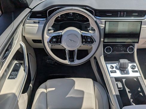 Used 2025 Jaguar F-PACE R-Dynamic S image 12