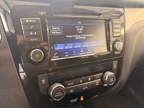 Used 2020 Nissan Rogue Sport SV w/ Technology Package image 28