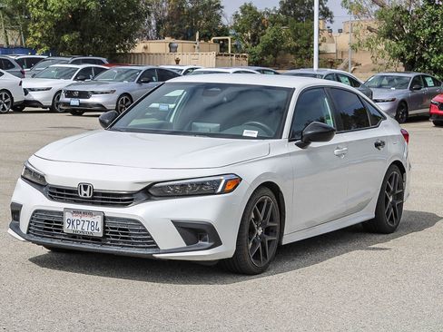 Used 2024 Honda Civic Sport image 3