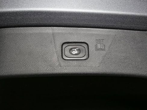 Used 2024 Ford Edge SEL w/ Convenience Package image 12