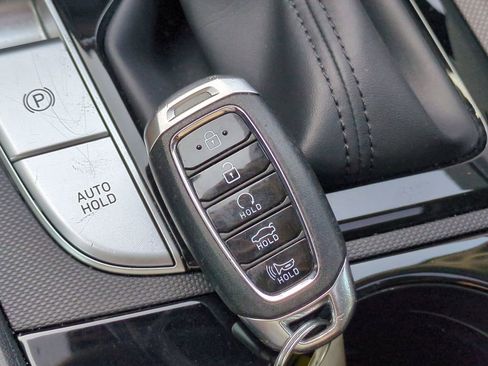 Used 2023 Hyundai Elantra Limited image 32