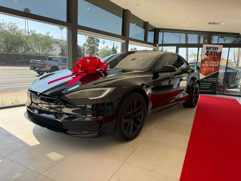 Used 2022 Tesla Model S image 9