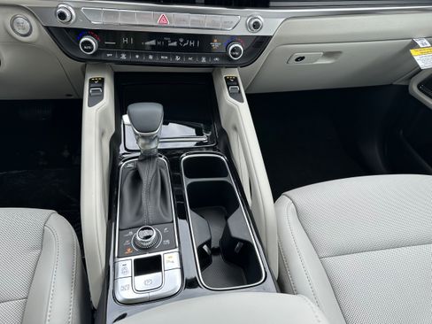 New 2025 Kia Telluride S image 44