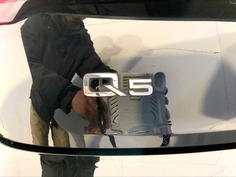 Used 2021 Audi Q5 Premium w/ Convenience Package image 35