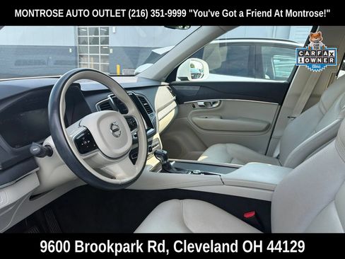 Used 2020 Volvo XC90 T6 Momentum w/ Protection Package AWD/4WD image 2