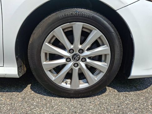 Used 2019 Toyota Camry LE FWD image 10