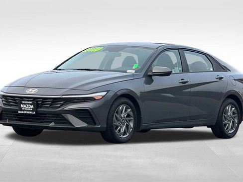 Used 2024 Hyundai Elantra SEL image 8