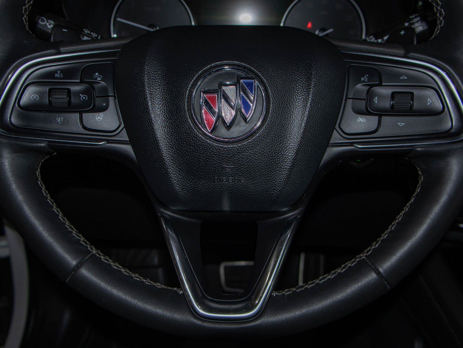 Used 2023 Buick Envision Essence w/ Sport Touring Package FWD image 11
