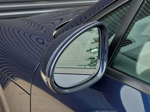 Certified 2021 Porsche Macan AWD/4WD image 28