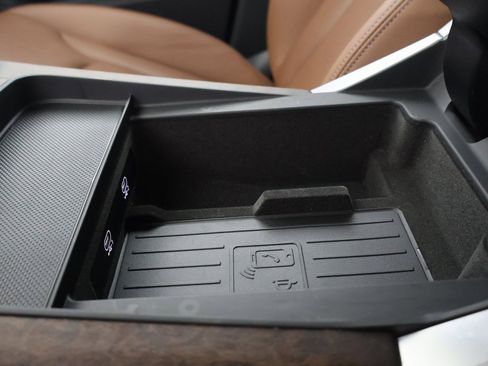 Used 2025 Audi Q8 Premium Plus w/ Premium Plus Package image 5