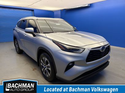 Used 2024 Toyota Highlander XLE