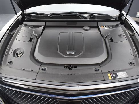 Certified 2024 Cadillac Lyriq Luxury AWD/4WD image 36
