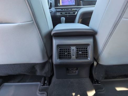 Used 2025 Toyota Camry SE image 27