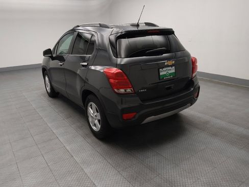 Used 2019 Chevrolet Trax LT w/ LT Convenience Package image 5