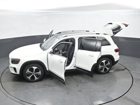 Used 2025 Mercedes-Benz GLB 250 4MATIC image 52