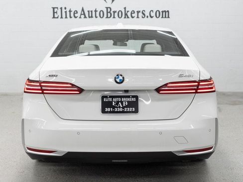 Used 2025 BMW 540i xDrive AWD/4WD image 4